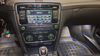 Skoda Superb Combi 1.6TDI 77kw 2013 - 6