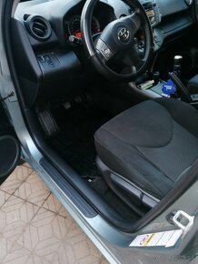 Toyota RAV 4 2,2 D 2006 - 6