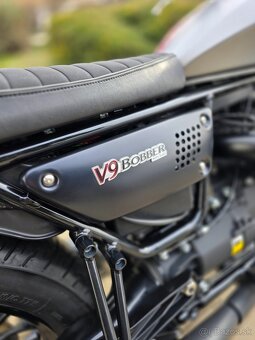 Moto Guzzi V9 Bobber - 6