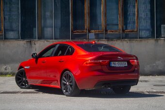 Jaguar XE - 6