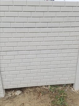 Podhrabová doska, Betónový plot - VÝCHOD POZOR - 6