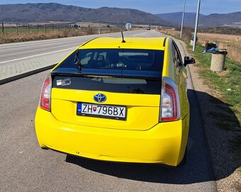 Predám Toyota Prius 1.8 Hybrid 2012 - 6
