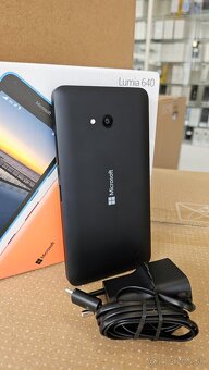 Microsoft Lumia 640 LTE šedá - 6