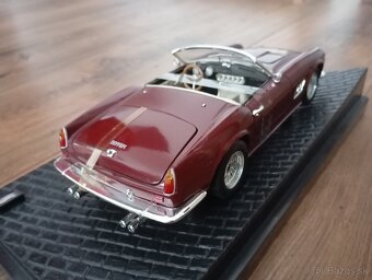 1:18 Ferrari 250 GT Spider - 6