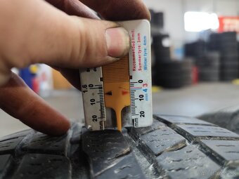 Predám zimné  205/60R16 96H - 6