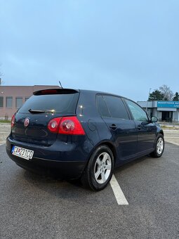 Volkswagen Golf - 6
