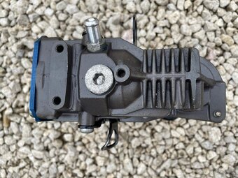 Predám kompresor AMK na vzduchový podvozok - 6