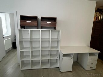 Regál jisk, matrace, písací stolík - 6
