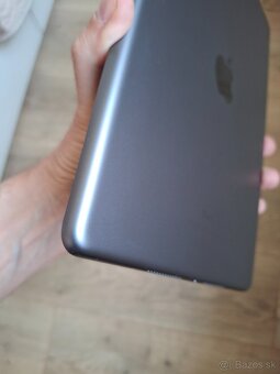 iPad 7 32GB TOP STAV - 6