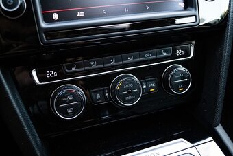 VOLKSVAGEN PASSAT 140kw R - 6