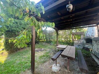 NOVÁ CENA: Stavebná parcela s chatkou- Veličná 884m2 - 6