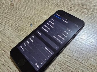 Iphone 8 64gb v top stave ma len velmi jemne znamky pouzivan - 6