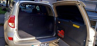TOYOTA RAV4 - 6