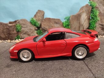 Prodám model 1:18 porsche 911 GT3 996 - 6