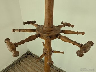 Stojanový vešiak - 6