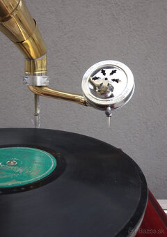 Gramofón retro. - 6