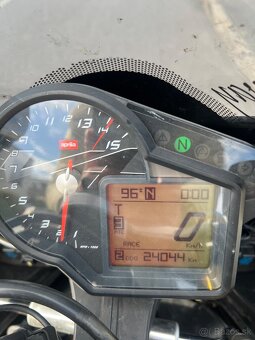 Aprilia RSV4 - 6