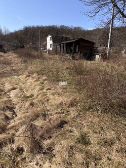 Veľká záhrada v chatovej lokalite Baška časť Maša, Košice - - 6