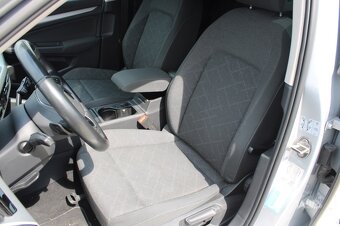 Volkswagen Golf Variant 2.0 TDi DSG 85 kW LIFE - 6