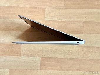 MacBook Air 13", TOP STAV, Výdrž batérie 5 hod. - 6