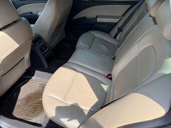 Škoda Superb Combi 1.6 TDI CR 2011 - 6