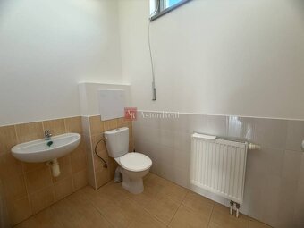 Na prenájom zrekonštruované obchodné priestory v komplexe Dv - 6