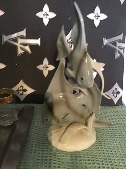 ZNAčENé SOšKA S CHYBAMI,KARAFA ,PREKRáSNE POHáRE NA VíNO - 6