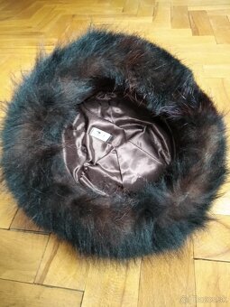 Kožušinové čiapky - 6