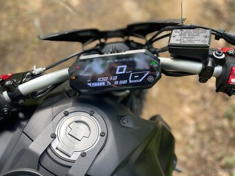Yamaha MT 07 model 2023 - 6