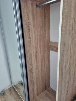 Šatníková skriňa so zrkadlom - 6