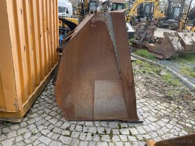 Lyžica na nakladač Volvo L110 / L120 s upínákem - 6