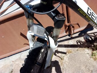Predám Professionalný Bicykel Genesis (Hlinikový rám)kola 26 - 6