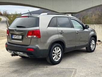 Kia Sorento Sorento 2.2 CRDi 4WD 7-miestne - 6