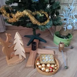 Retro vianočné dekorácie, stojany na stromček - 6