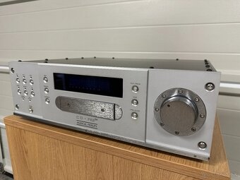 Predám Musical Fidelity CD - PRE24 - 6