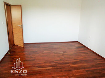Moderný office - samostatné poschodie 112 m2 - 6