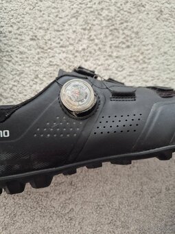 Tretry cyklistické pánske MTB Shimano 42 top stav - 6