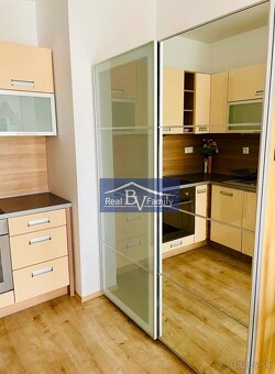 PRENÁJOM, TUPÉHO, NOVÉ MESTO - 2 IZBOVÝ BYT - 6