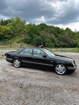 Mercedes benz w210 4,3 V8 - 6