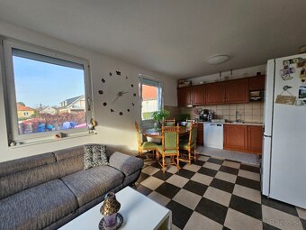 Predaj 5-izbový RD na začiatku obce Rajka, HU. - 6