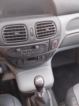 Renault Scénic 1.6 benzín - 6