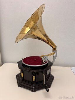 Gramofón na kľuku Victrola - 6