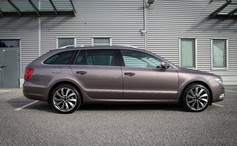 Skoda Superb 2.0 TDI DSG - 6