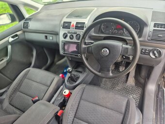 Predám náhradné diely na Volkswagen Touran facelift2007-2013 - 6