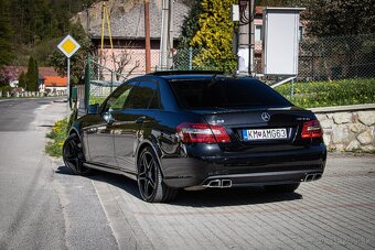 Mercedes E 63 AMG Performance, Krásny stav, Pano, Distronic - 6