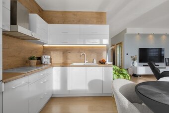 Priestranný, luxusne zariadený 2 izbový byt, prenájom – Brat - 6