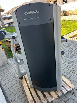 Stroj na ramená - Life Fitness Signature Shoulder Press - 6