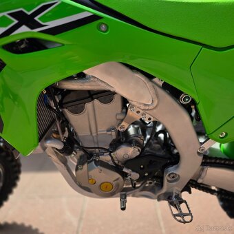 Nová Kawasaki KX 450 - 6
