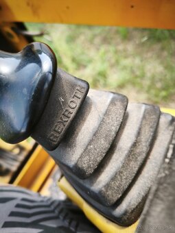 Komatsu PC12R váha 1500kg - 6