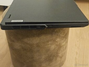 Lenovo Legion Pro 5 16IRX8 Onyx Grey kovový - 6